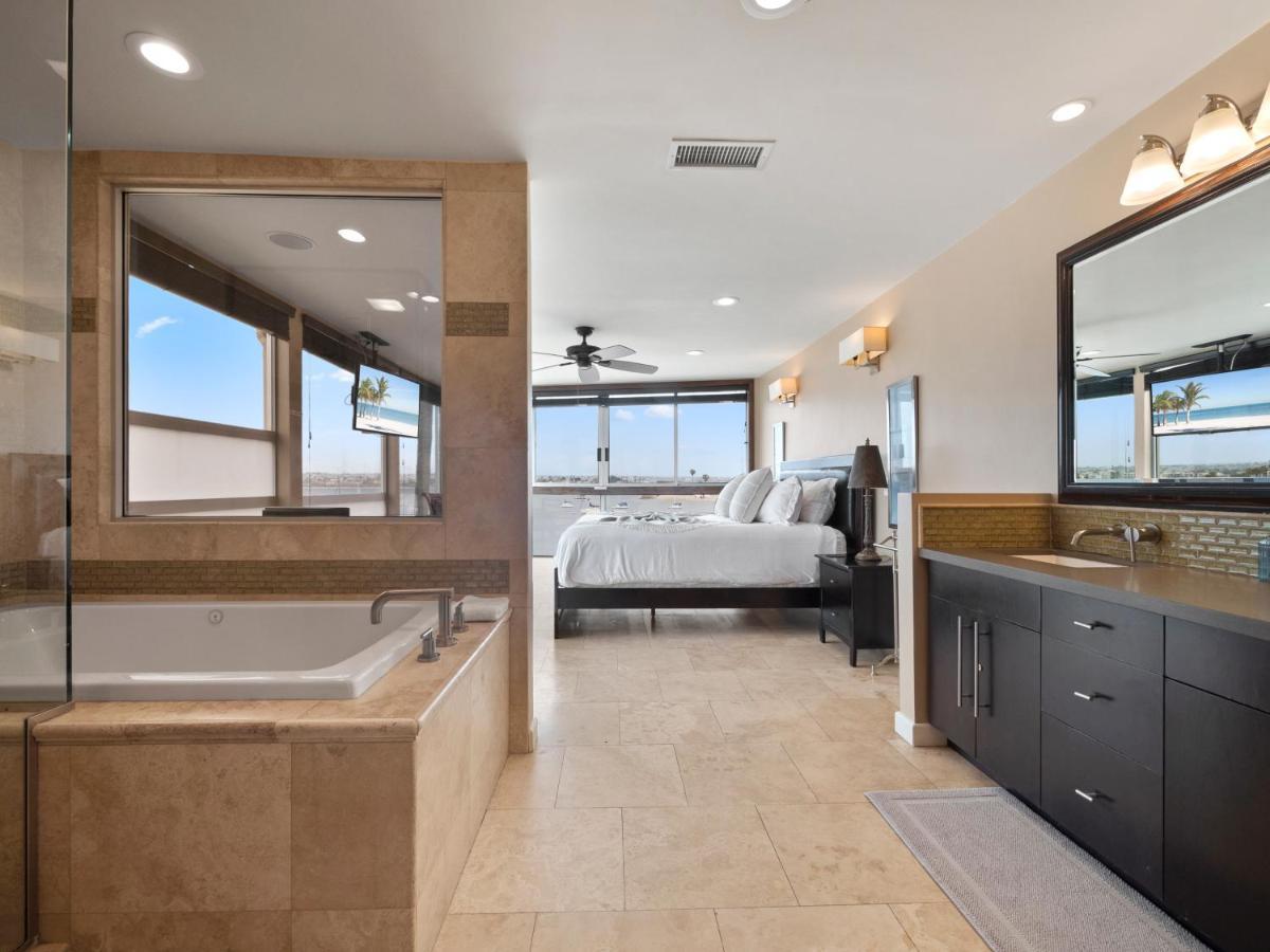 Stunning Bayfront Condo With Gorgeous Views, Garage, Massive Roof Deck & Ac - Dogs Welcome! San Diego Exterior photo